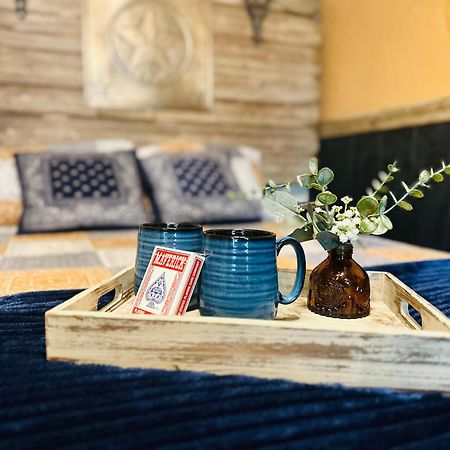 Acorn Hideaways Canton Rustic Old West Frontier Suite Esterno foto